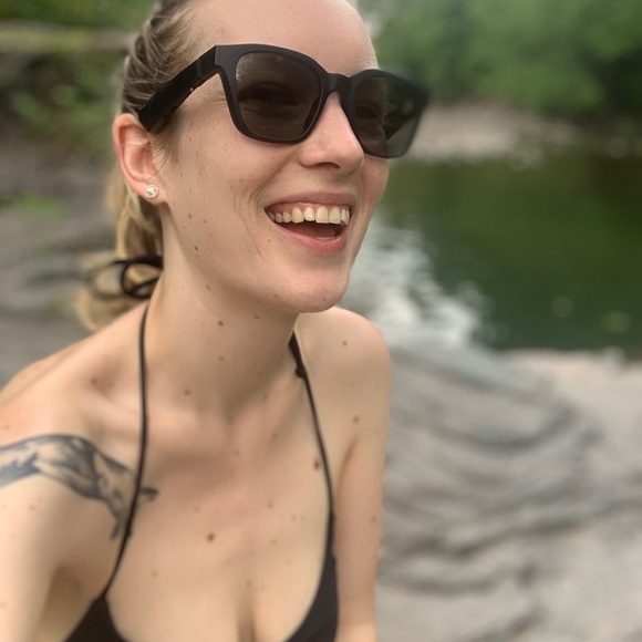 Meet your Posher, Ayla - Picture 2 of 4